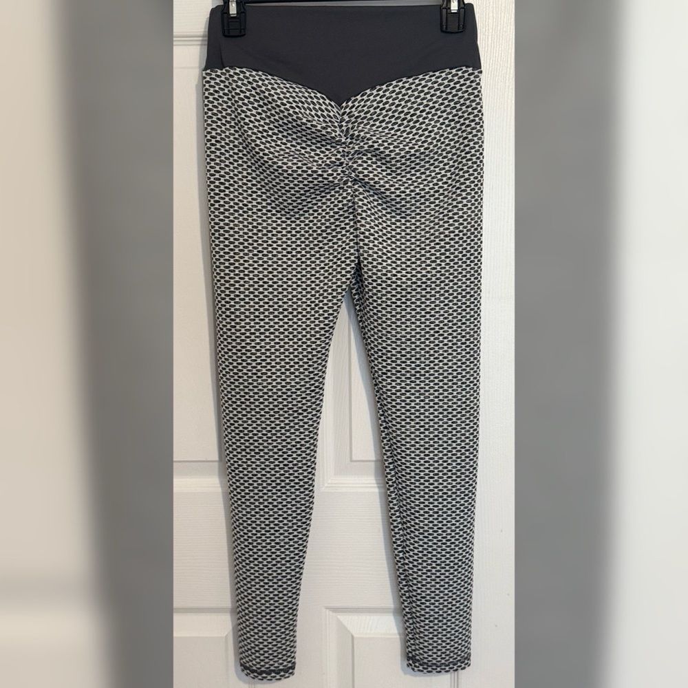 TikTok Leggings - Picture 1 of 3